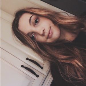 Meet your Posher, Mia